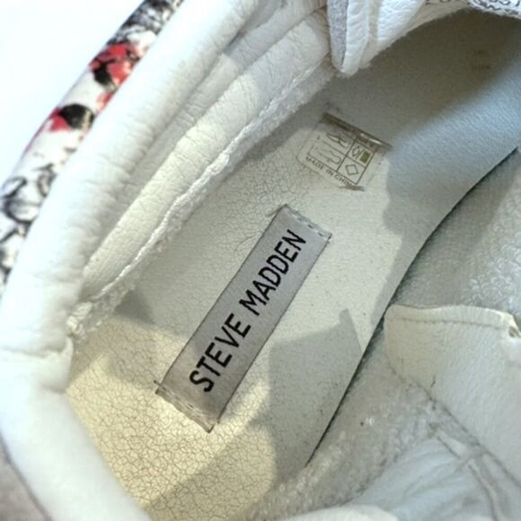 Steve Madden Tracey High Top Sneaker Rainbow Snake Pyramid Studded Suede 8.5 - Picture 3 of 11